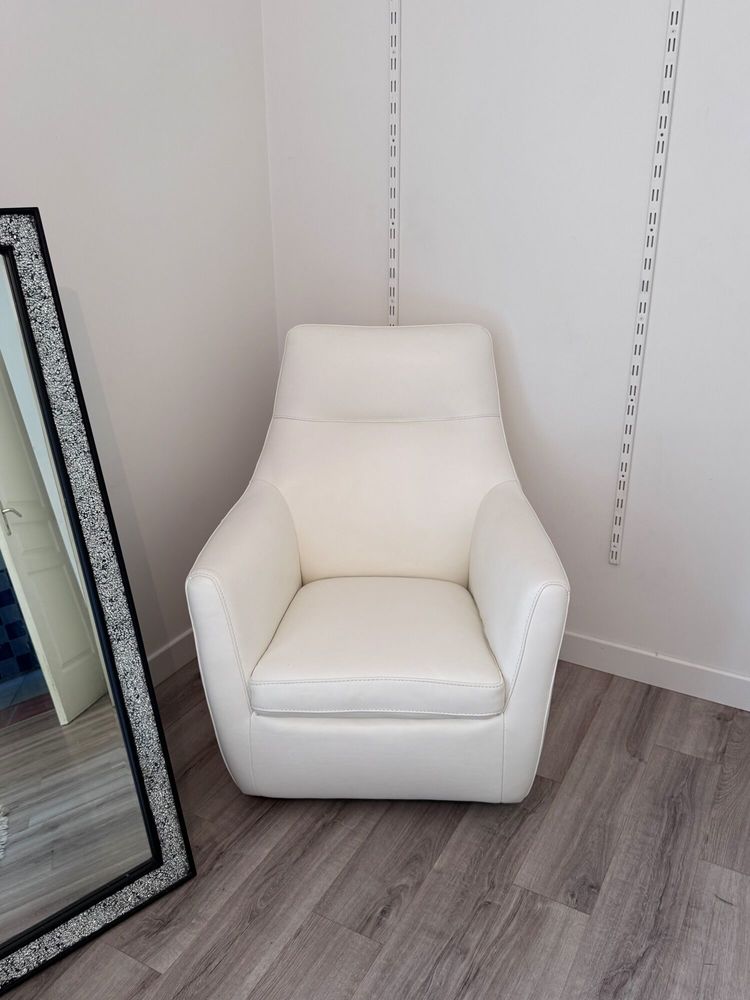 Fauteil cuir blanc - Etat neuf 350 Ustaritz (64)
