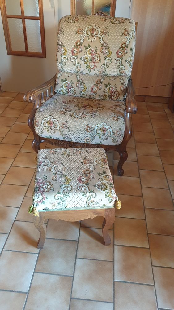 1 ou 2 fauteuil avec pouf comme neufs 98 N�mes (30)