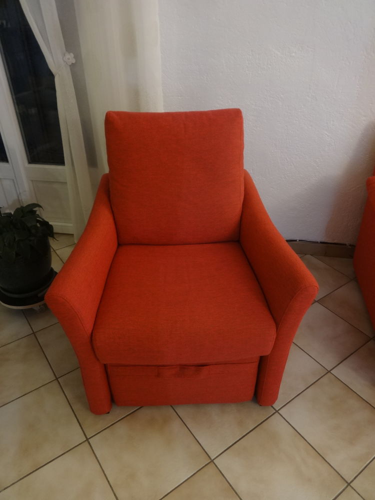 Fauteuil avec pouf 100 Saint-Pierre-Montlimart (49)