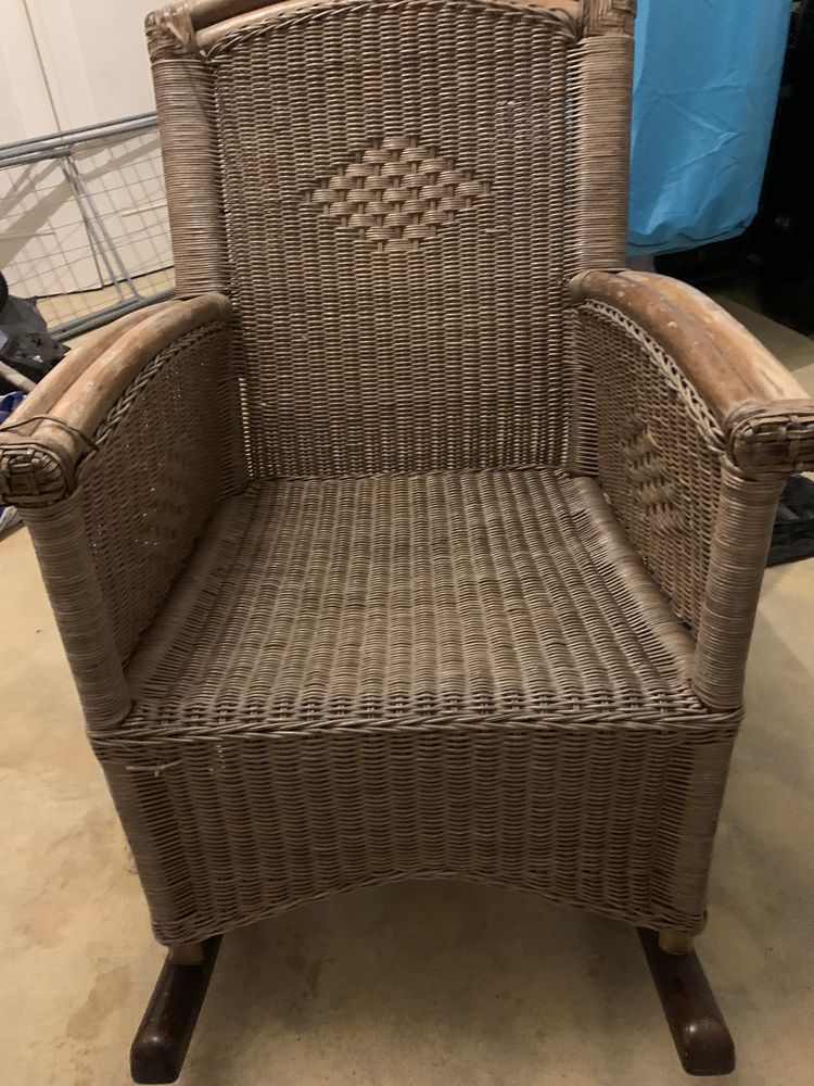 Fauteuil � bascule tress� 65 Montpeyroux (63)