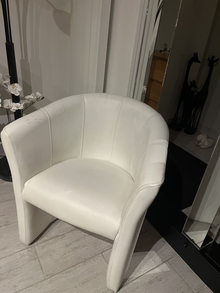 Fauteuil blanc  simili cuir 40 Fonbeauzard (31)