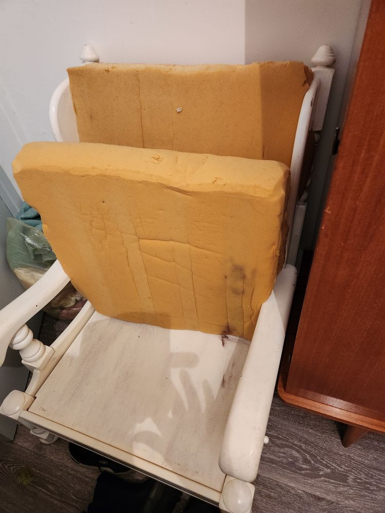 fauteuil en bois blanc 5 Bagn�res-de-Bigorre (65)