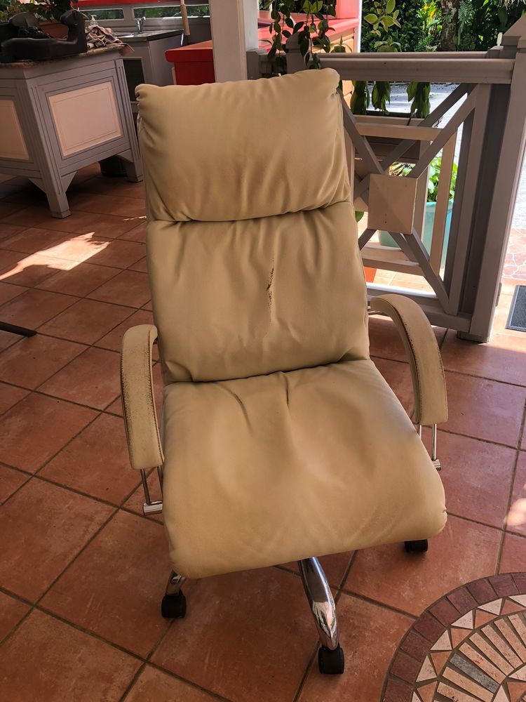 Fauteuil de bureau en cuir 30 Petit-Bourg (97)