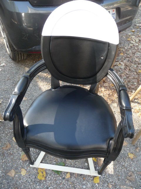 Fauteuil cabriolet en cuir noir et blanc 90 Trappes (78)