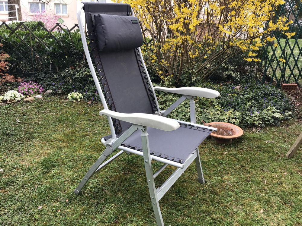 Fauteuil de camping  pliant avec repose t�te inclinable 60 Dole (39)