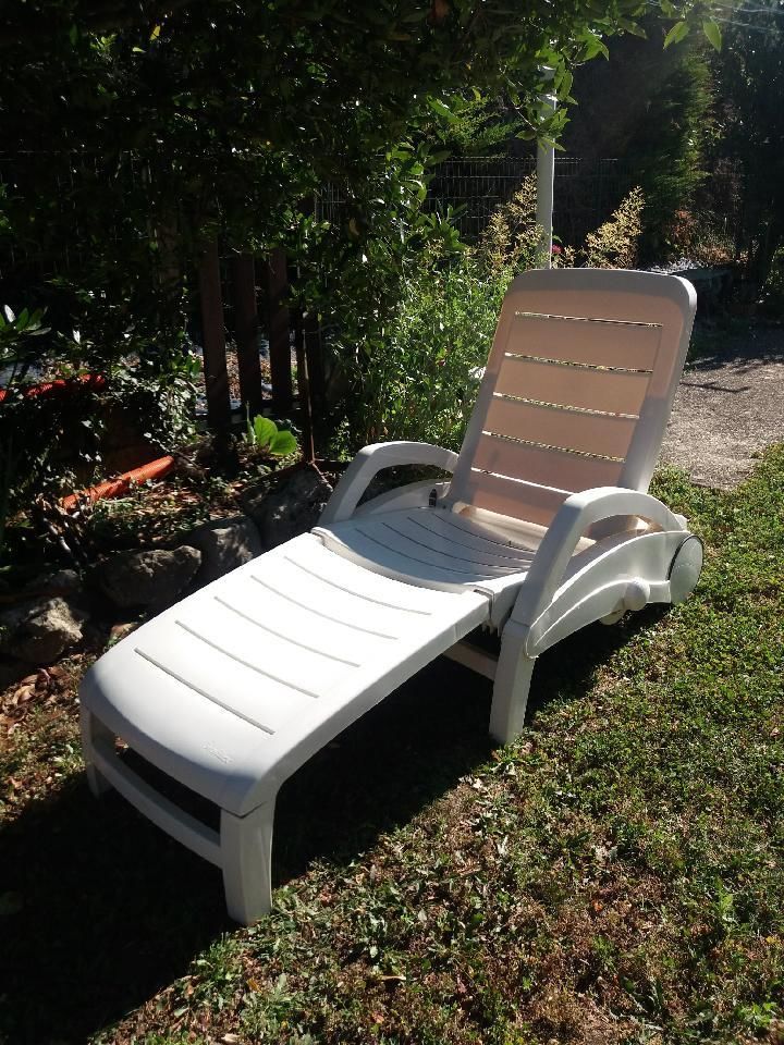 fauteuil chaise longue relax de jardin en résine pliable 60 Saint-Alban-Leysse (73)
