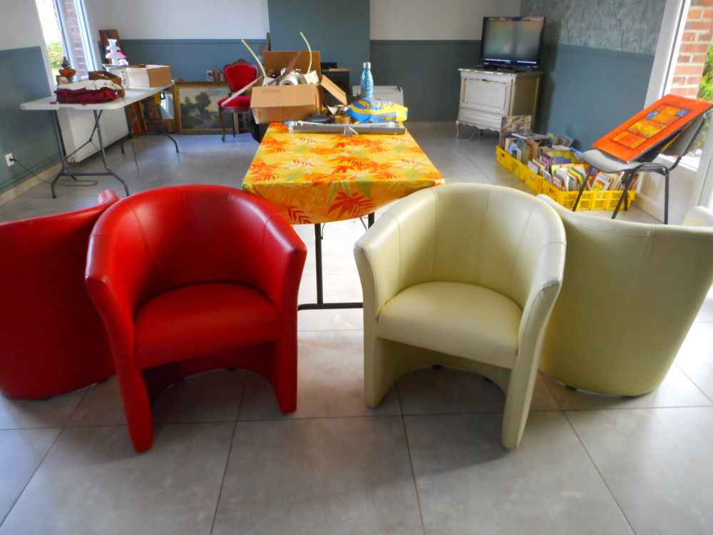 FAUTEUIL, chauffeuse d'accueil 35 Gomi�court (62)