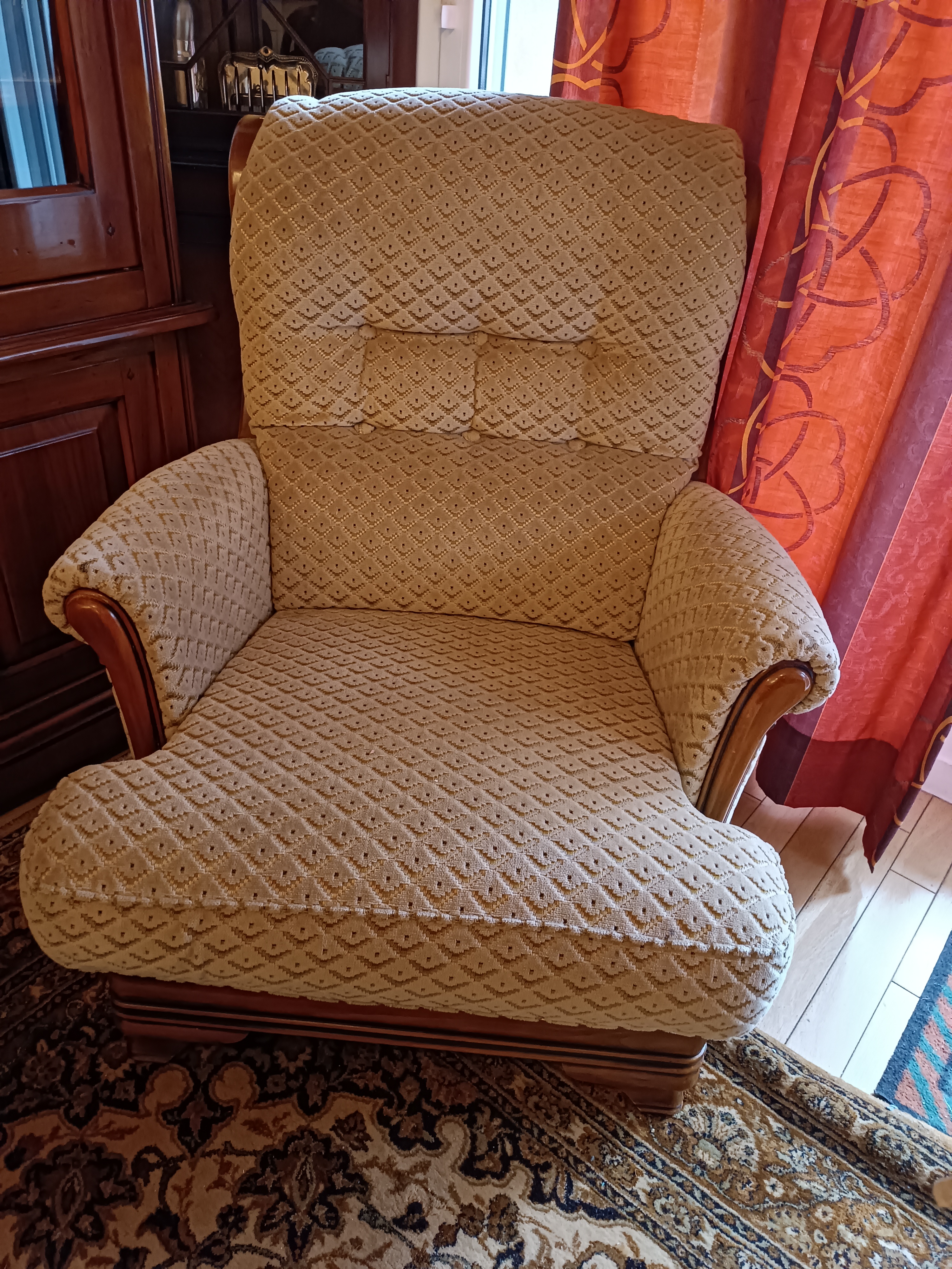 Fauteuil club/r�tro en tissu 200 Romainville (93)