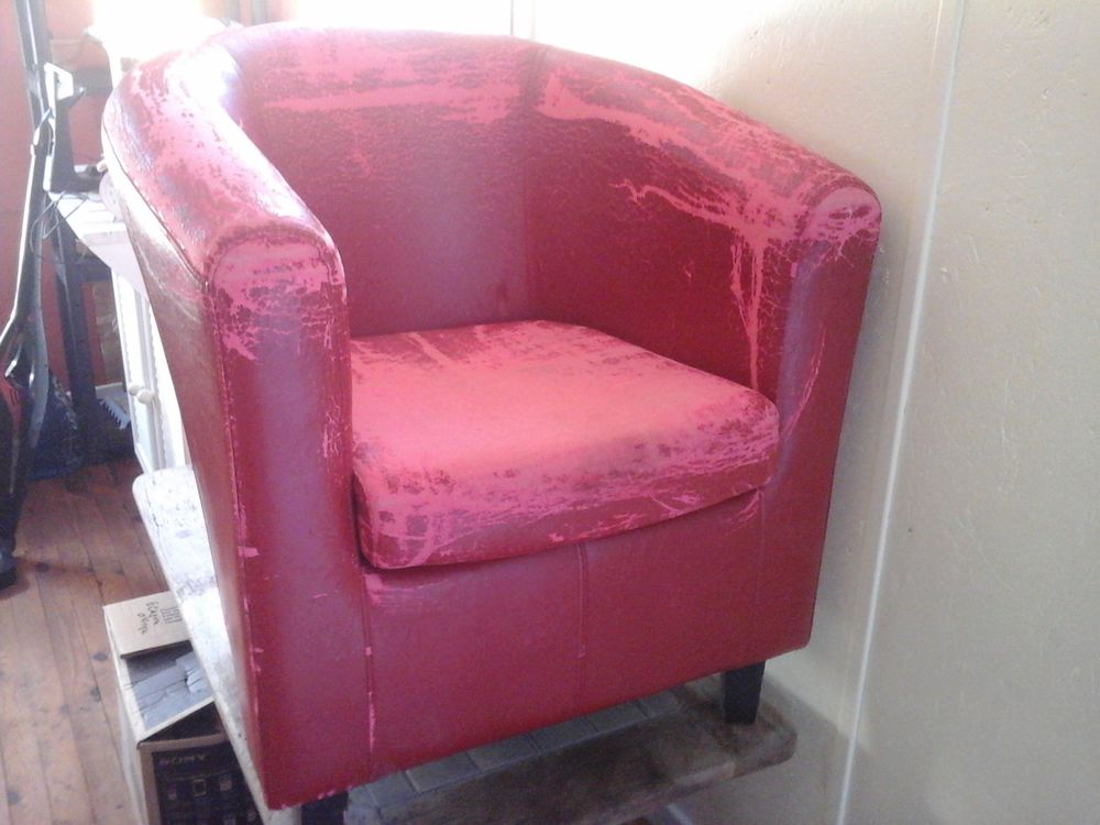 Fauteuil club en skai rouge ann�es 60 50 Royan (17)