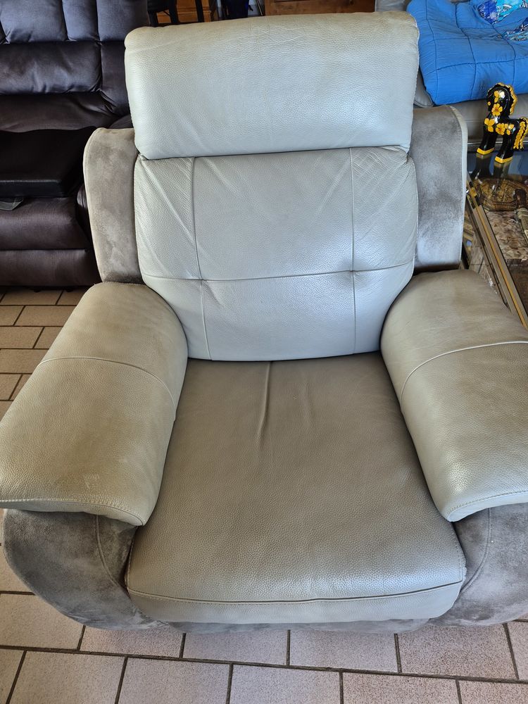 Fauteuil confortable cuir �lectrique gris 2 moteurs 80 Hyeres Plage (83)