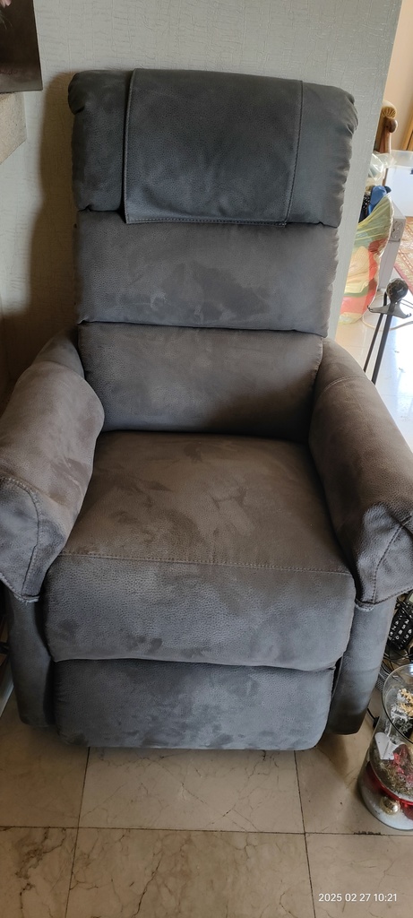 Fauteuil confortable en tissu gris velours tr�s doux 600 Sainte-Livrade-sur-Lot (47)