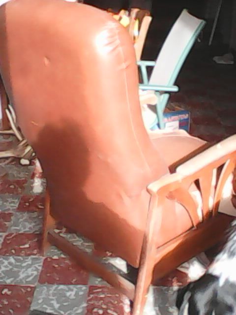 FAUTEUIL CUIR AVEC REPOSE PIED 0 Labarthe (32)