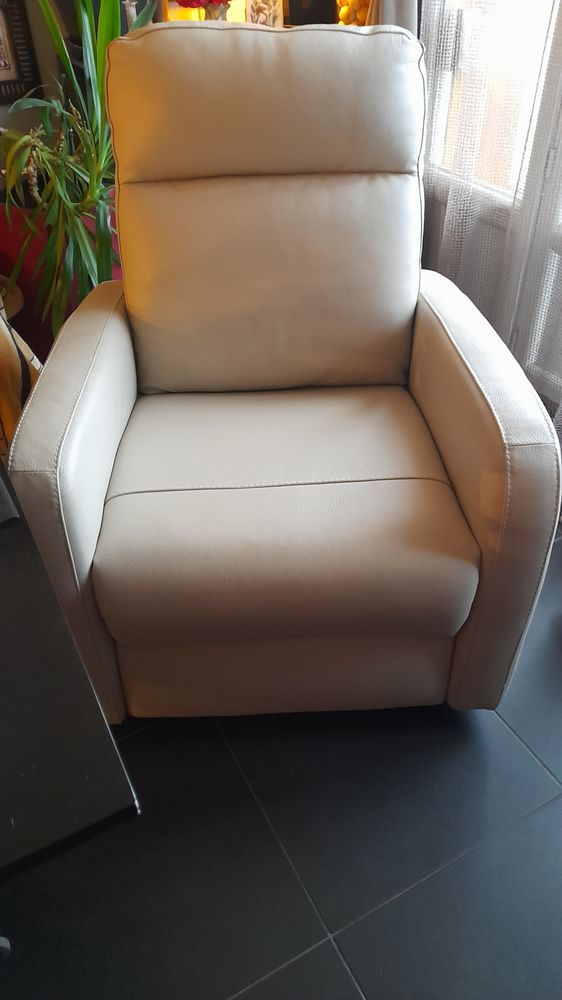 Fauteuil en cuir avec relax �lectrique. Marque PoltroneSofa 0 Montreuil (93)