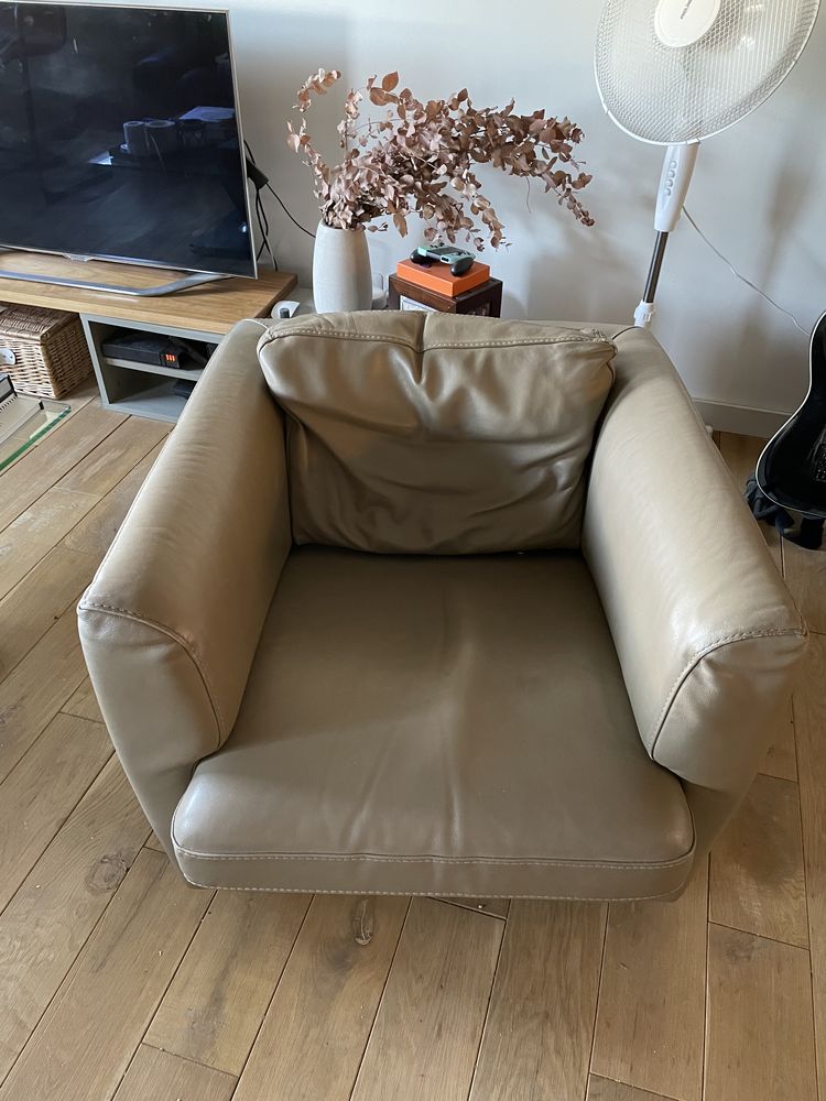 Fauteuil en cuir beige Rochebobois 325 Courbevoie (92)