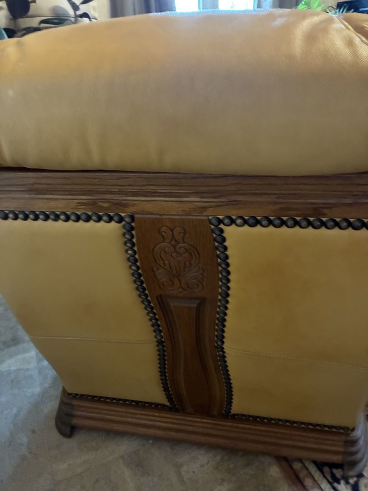 fauteuil en cuir dor� tiroir sous assise tr�s bon �tat 70 Vayres (33)