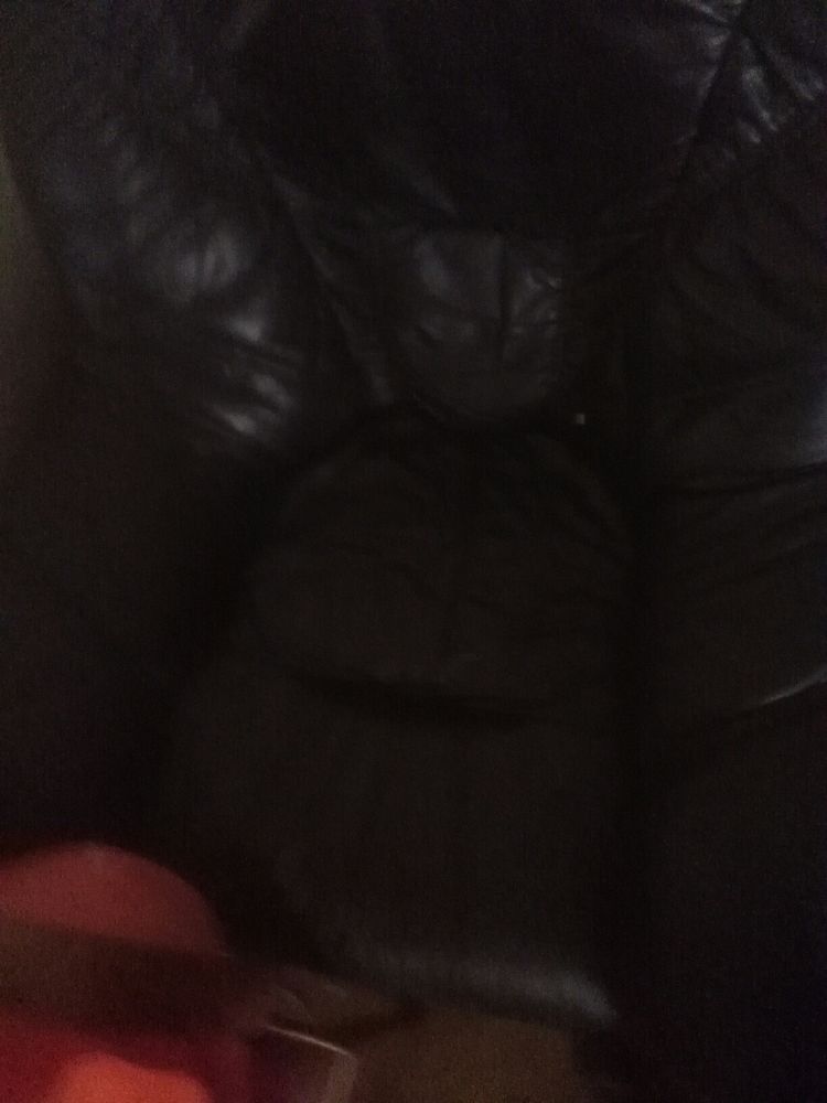 fauteuil en cuir 200 euro; 200 Chaumont (74)