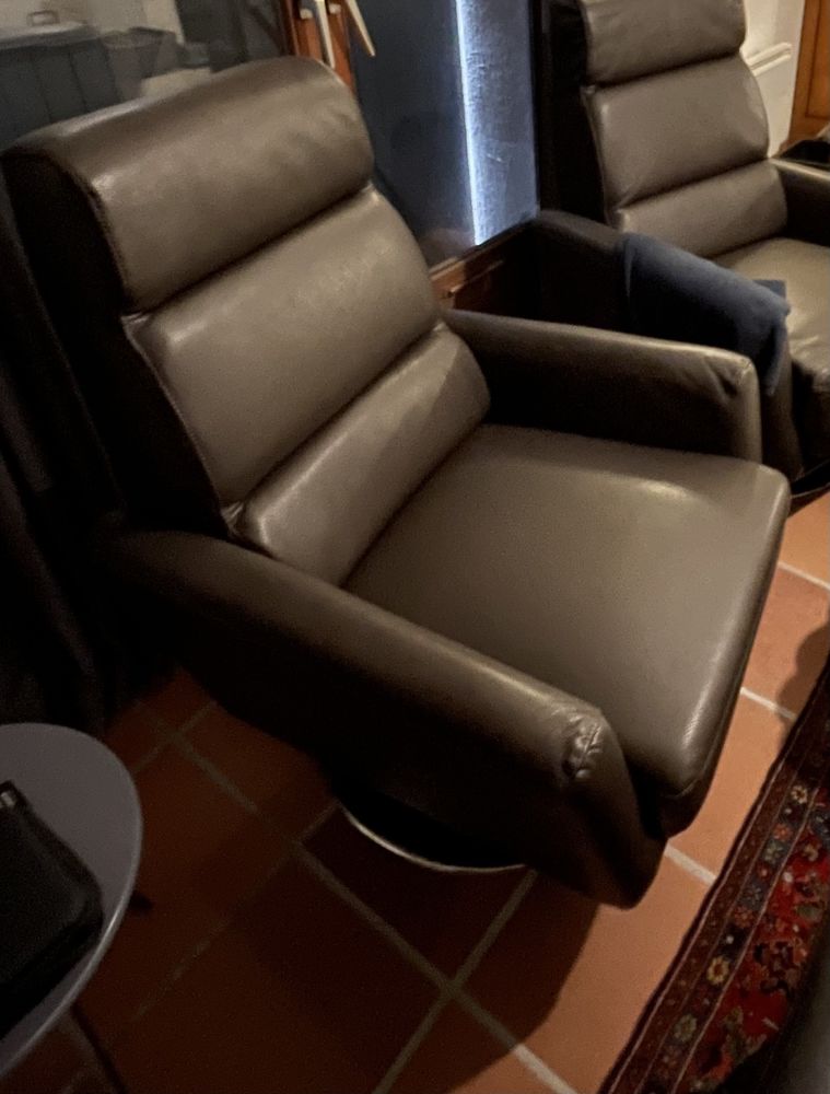 FAUTEUIL cuir NEUF pivotant 300 Puyricard (13)