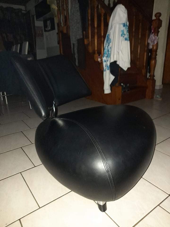fauteuil en cuir noir 70 Bainville-sur-Madon (54)
