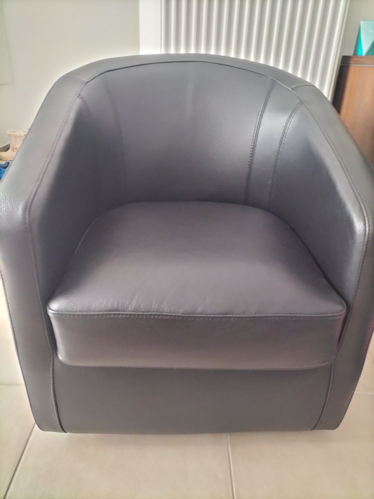 Fauteuil en cuir noir Neuf 180 Villeurbanne (69)