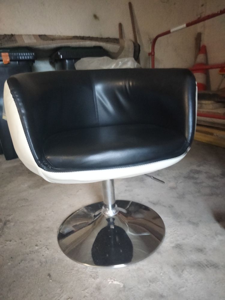 Fauteuil cuir noir et blanc r�glable hauteur 60 Vitry-sur-Orne (57)