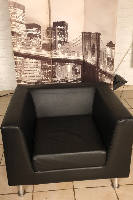 Fauteuil cuir noir 1 place direction 150 Limeil-Br�vannes (94)
