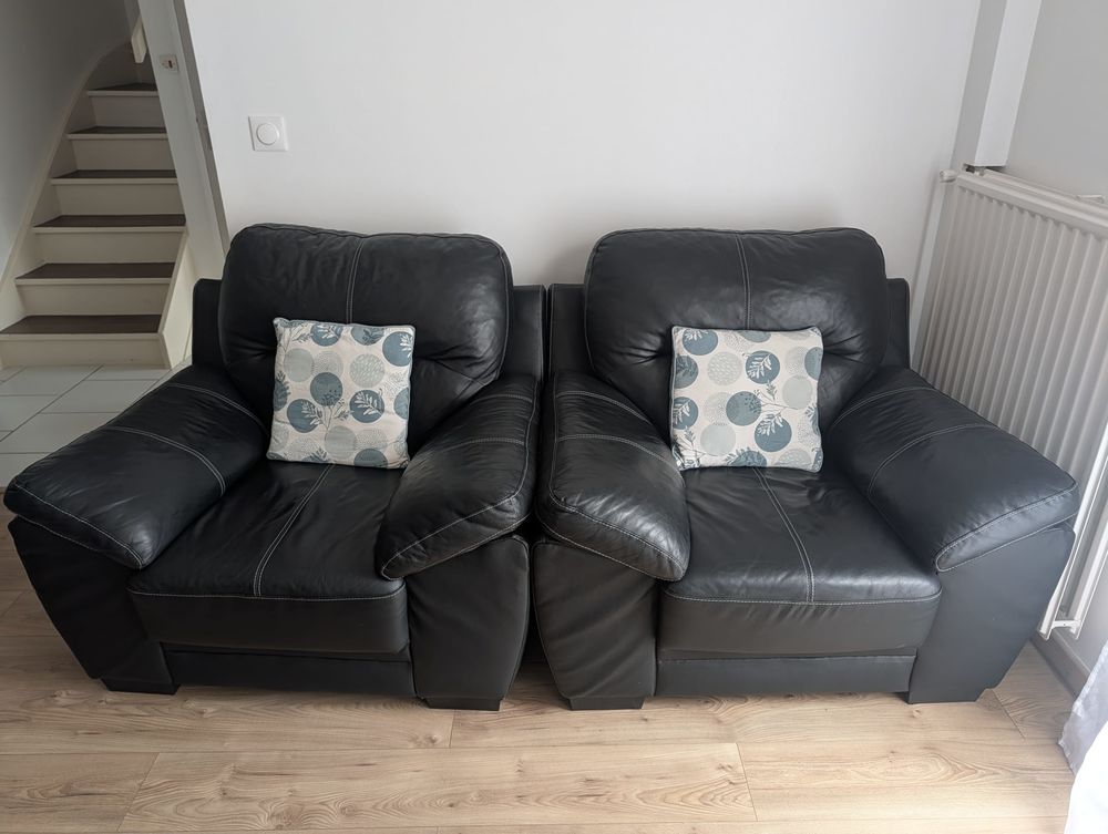Fauteuil en cuir noir en tr�s bon �tat 150 �ragny (95)