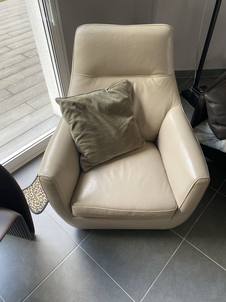 Fauteuil cuir pivotant 250 Saint-Denis-de-Pile (33)