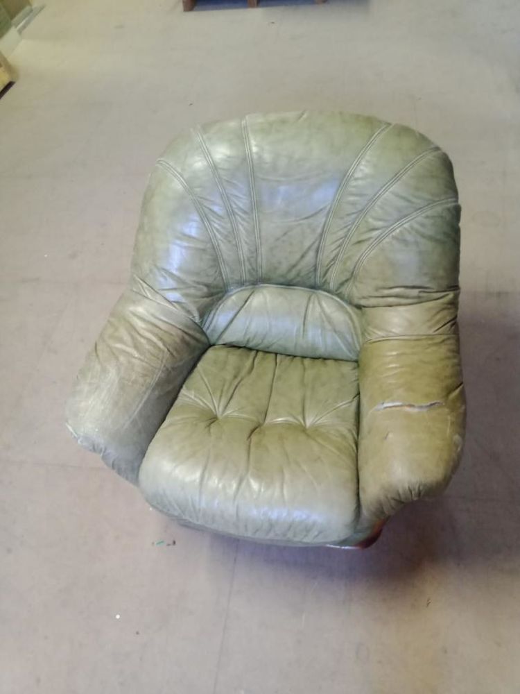 Fauteuil cuir � restaurer 125 Bossey (74)