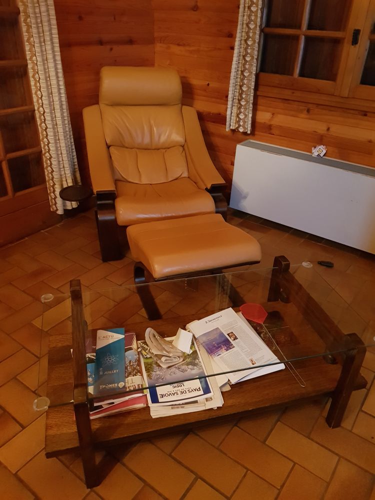 Fauteuil en cuir + table basse 130 Th�nes (74)