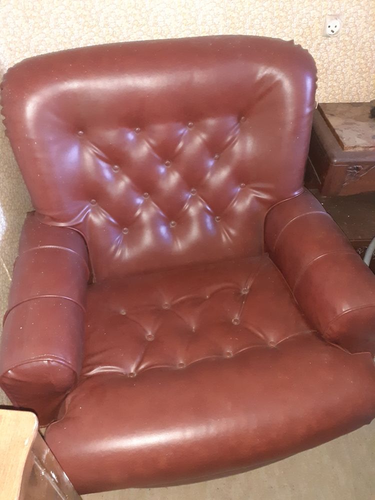 Fauteuil en cuir 15 Gournay-en-Bray (76)