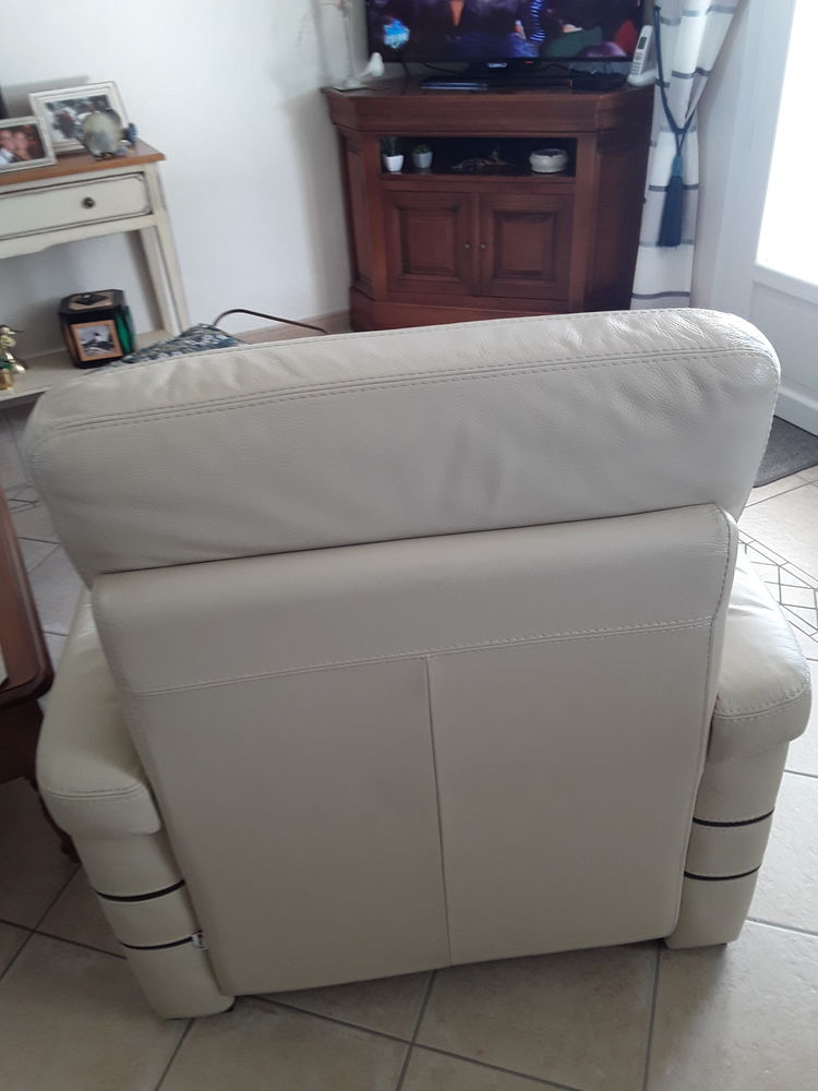 Fauteuil cuir 100 Le Fenouiller (85)