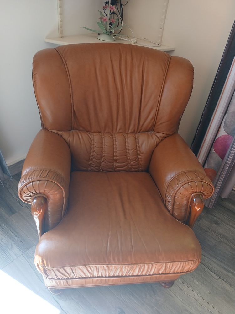 Fauteuil en cuir.
120 Veules-les-Roses (76)