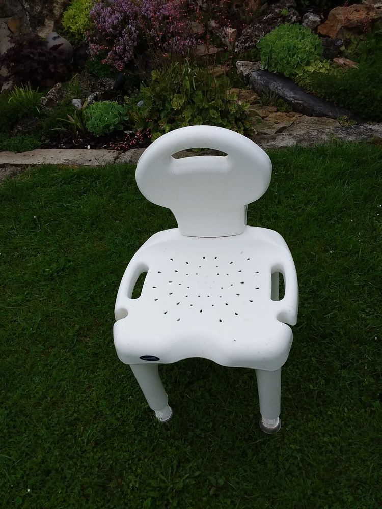 Fauteuil de douche pour handicap 15 Saint-Jean-sur-Tourbe (51)