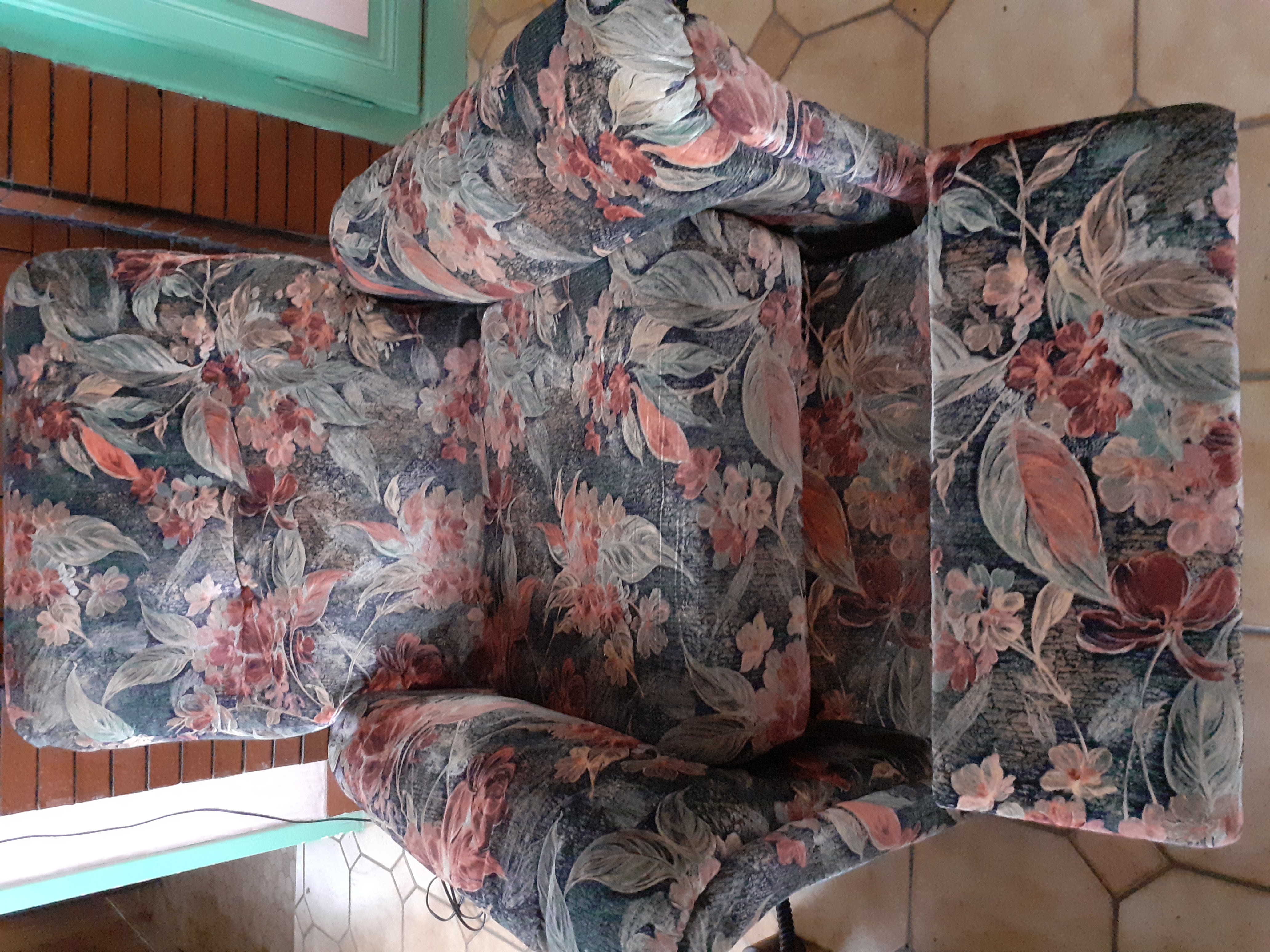 fauteuil �clectique 100 Laventie (62)