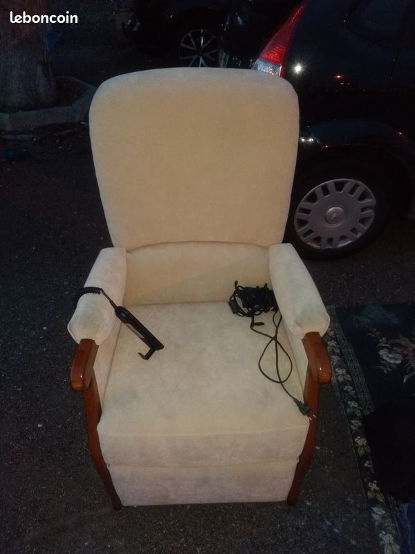 Fauteuil �lectrique avec t�l�commande 150 Grabels (34)