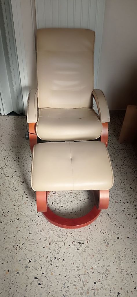 Fauteuil �lectrique massant inclinable en cuir beige et bois 70 Vaux-sur-Mer (17)