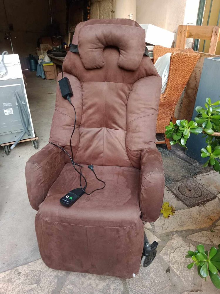 fauteuil �lectrique m�dical sur roulette 200 Cong�nies (30)