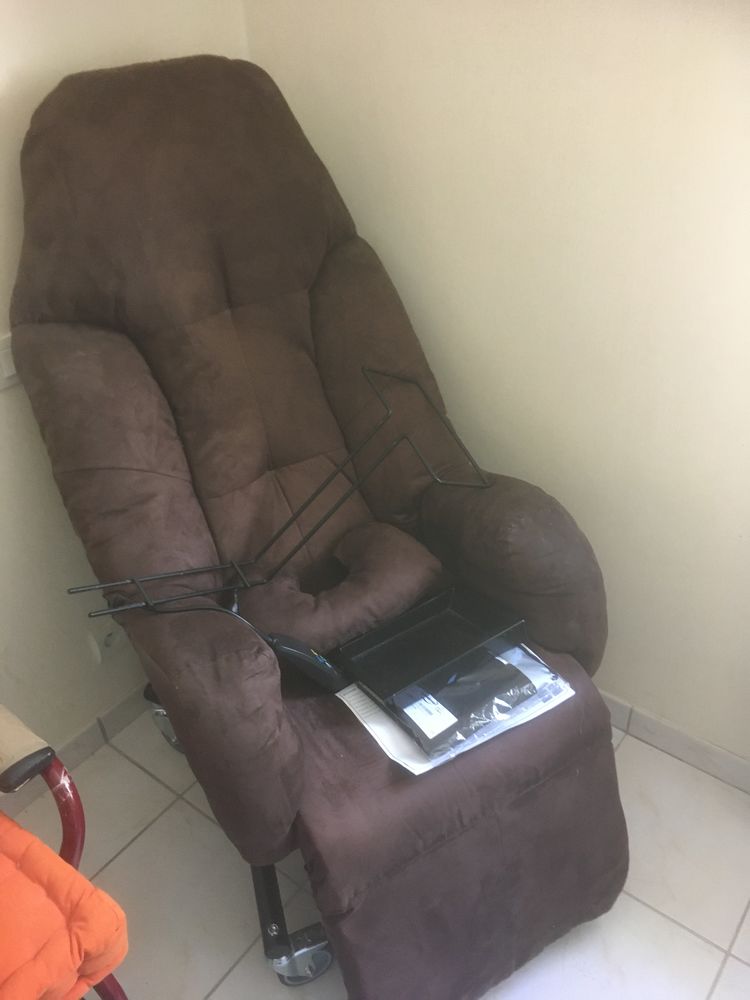 Fauteuil �lectrique relax en tissus velours marron. 0 Carnac (56)