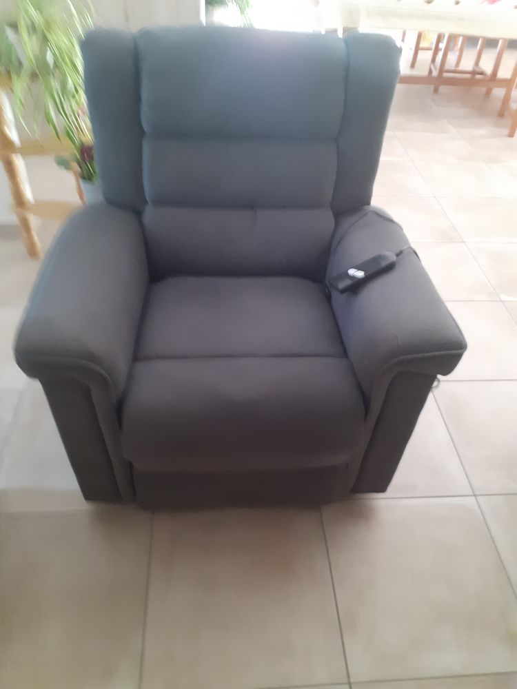 Fauteuil �lectrique relaxation 280 Feurs (42)