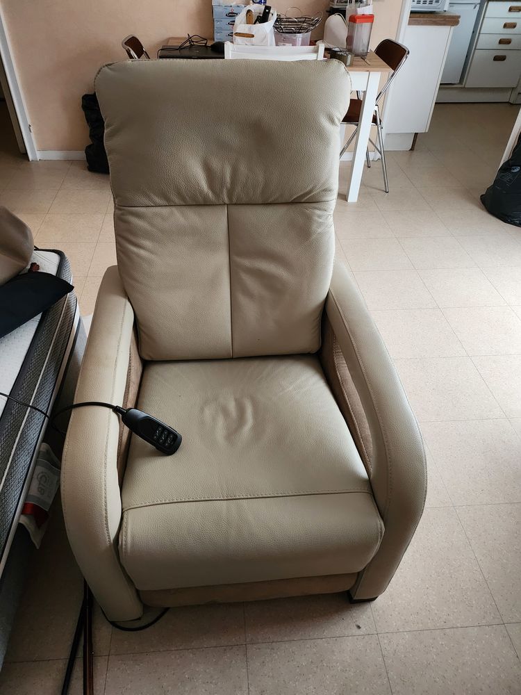 Fauteuil �l�vateur �lectrique moins d'un an 700 Moisselles (95)