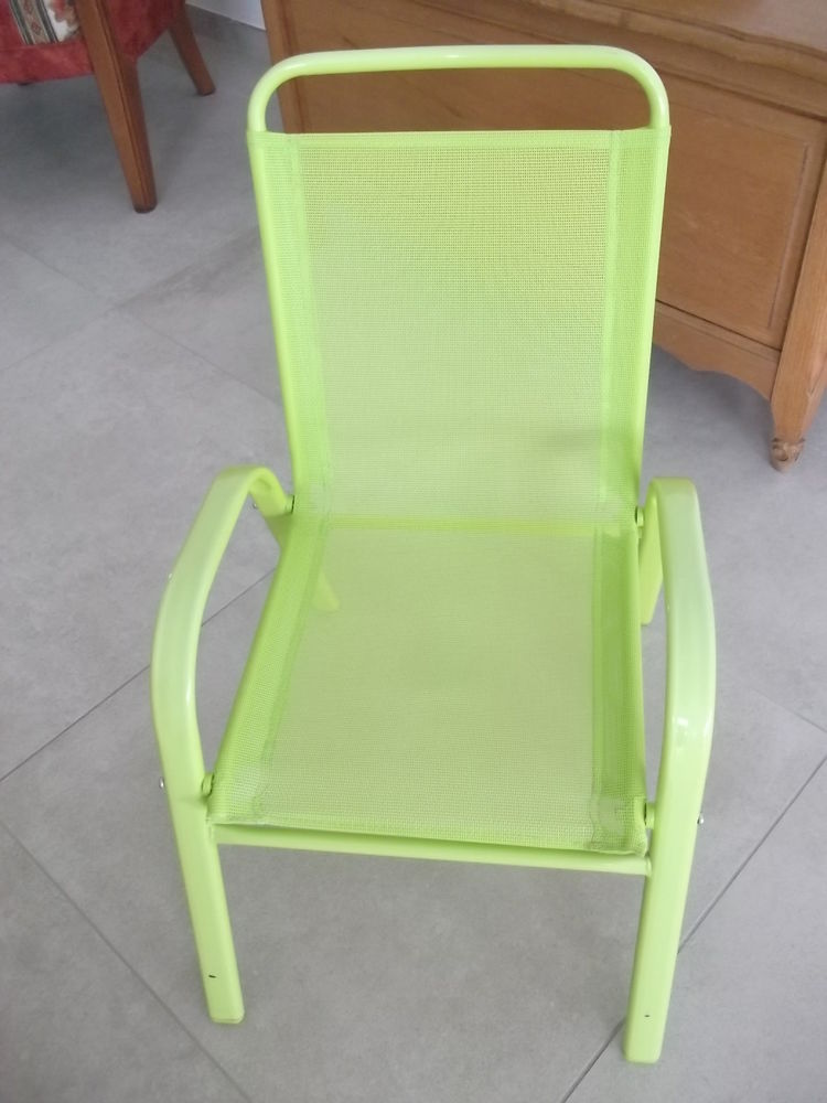 fauteuil enfant vert anis 6 Nort-sur-Erdre (44)