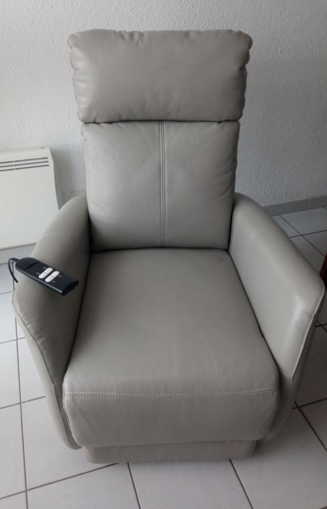 FAUTEUIL HAMILTON CUIR GRIS 400 Le Grau-du-Roi (30)