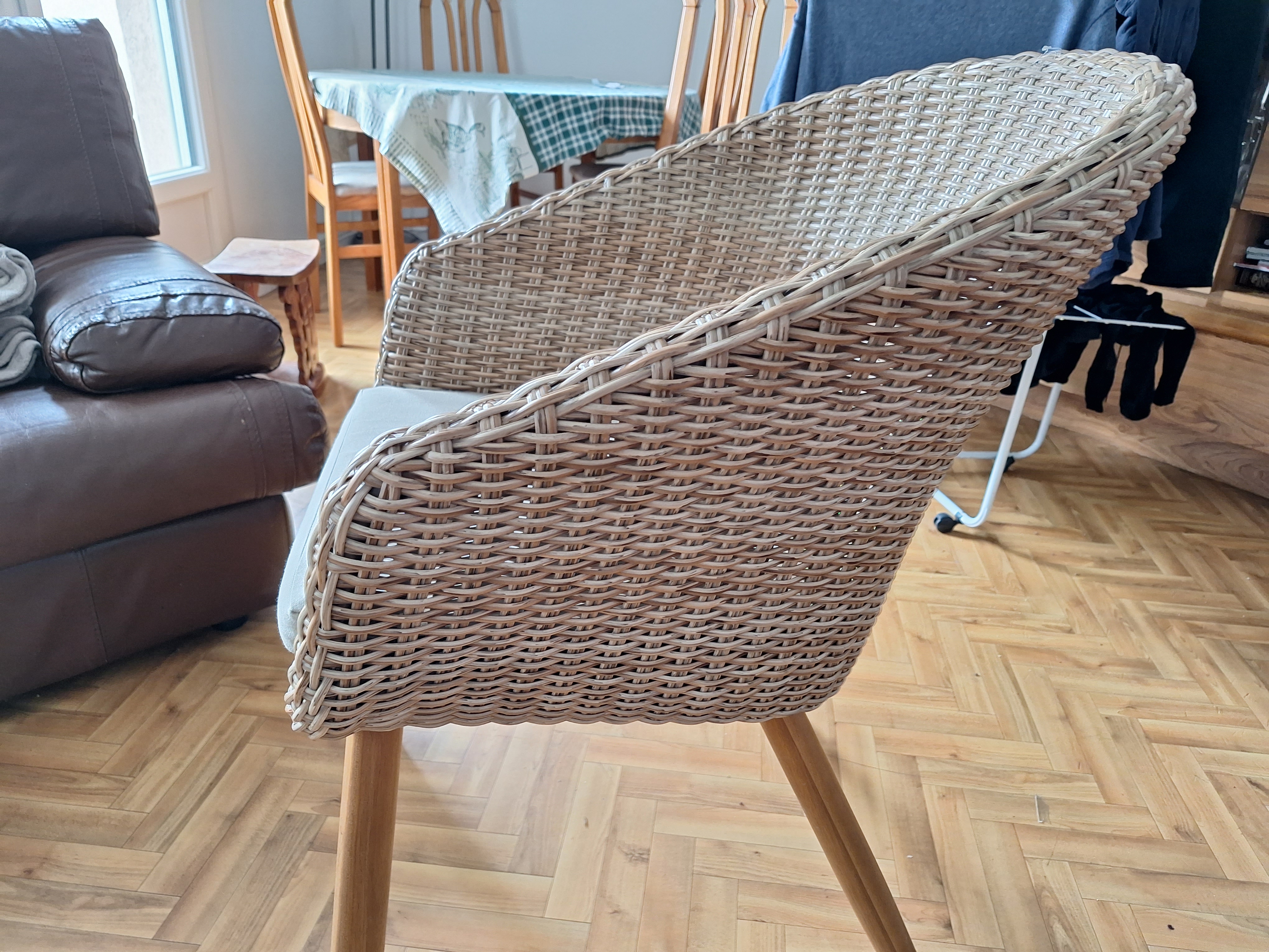 Fauteuil d'int�rieur en osier vernis 125 Montigny-le-Bretonneux (78)