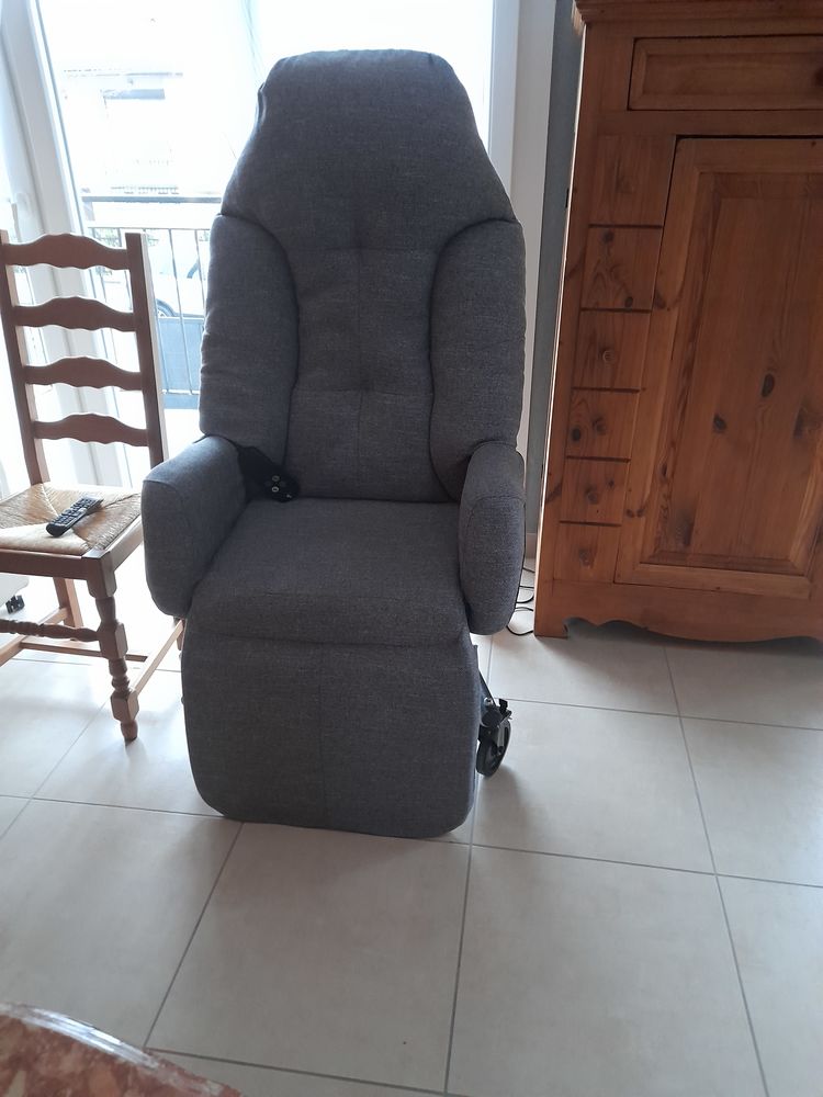 Fauteuil m�dical massant et inclinable quasiment neuf 500 Le Coteau (42)