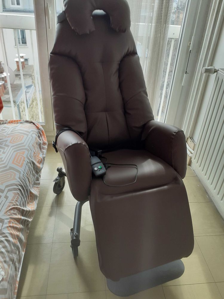 Fauteuil medical roulant neuf 85 Paris 20 (75)
