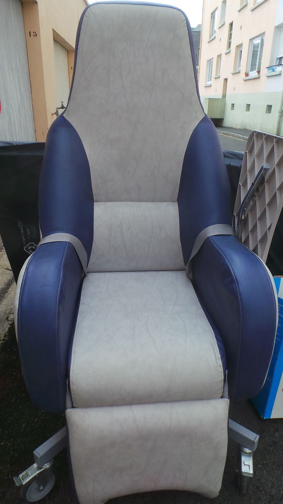 fauteuil m�dical tr�s bonne �tat 80 Quimper (29)