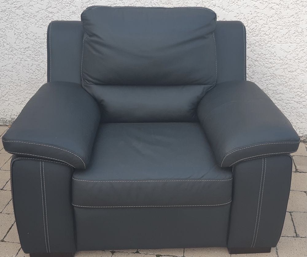 fauteuil moderne cuir noir 150 Meyzieu (69)