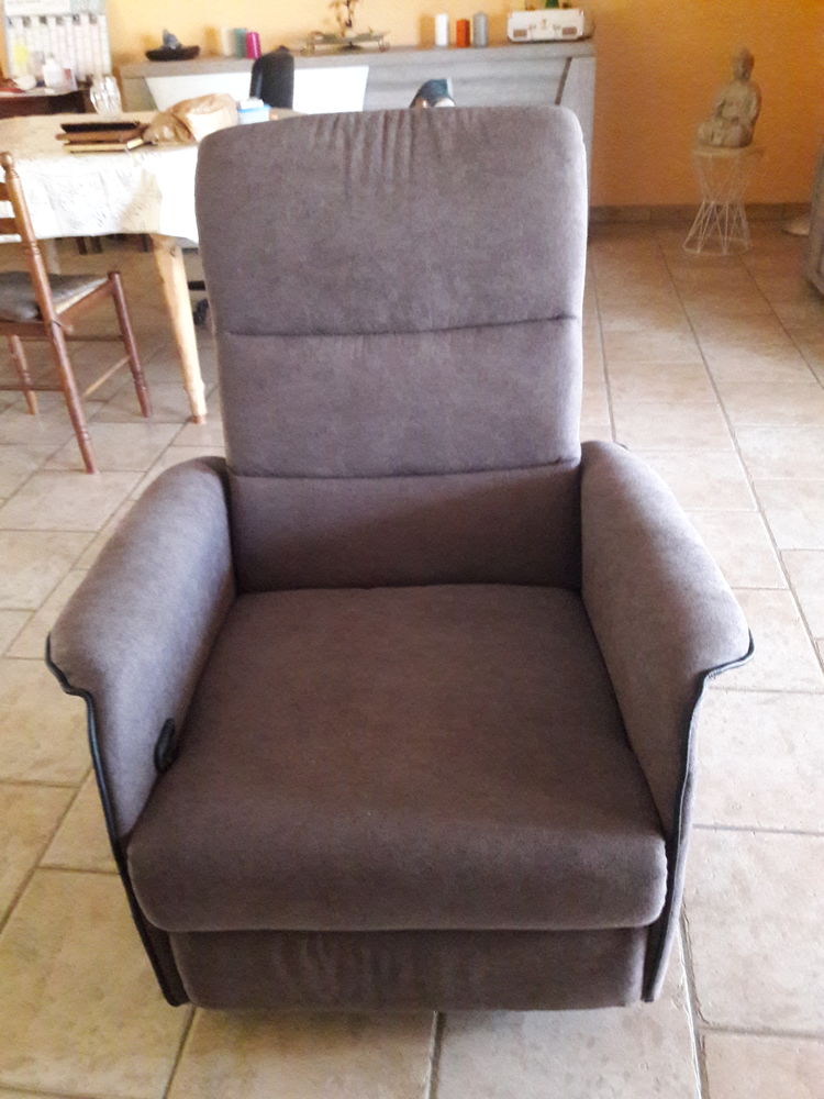 fauteuil neuf 150 Saint-Pierre-d'Eyraud (24)