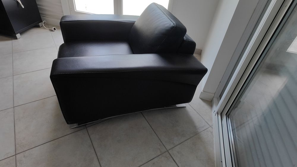 Fauteuil noir cuir Roche Bobois 950 Bussy-Saint-Georges (77)