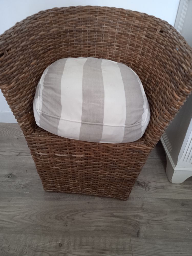 fauteuil osier pied plein avec coussin ray� beige tr�s bon 70 Le P�age-de-Roussillon (38)